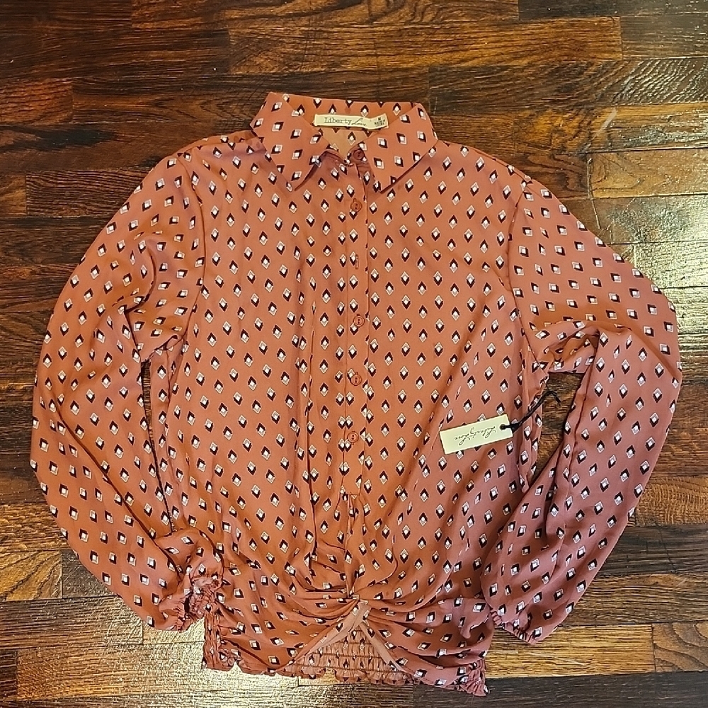 NWT Liberty Love Geometric Rust Button-Up Blouse With Cute Tie Front Detail